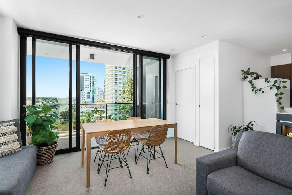 Apartment Burleigh Escape With Stunning Sunset Views