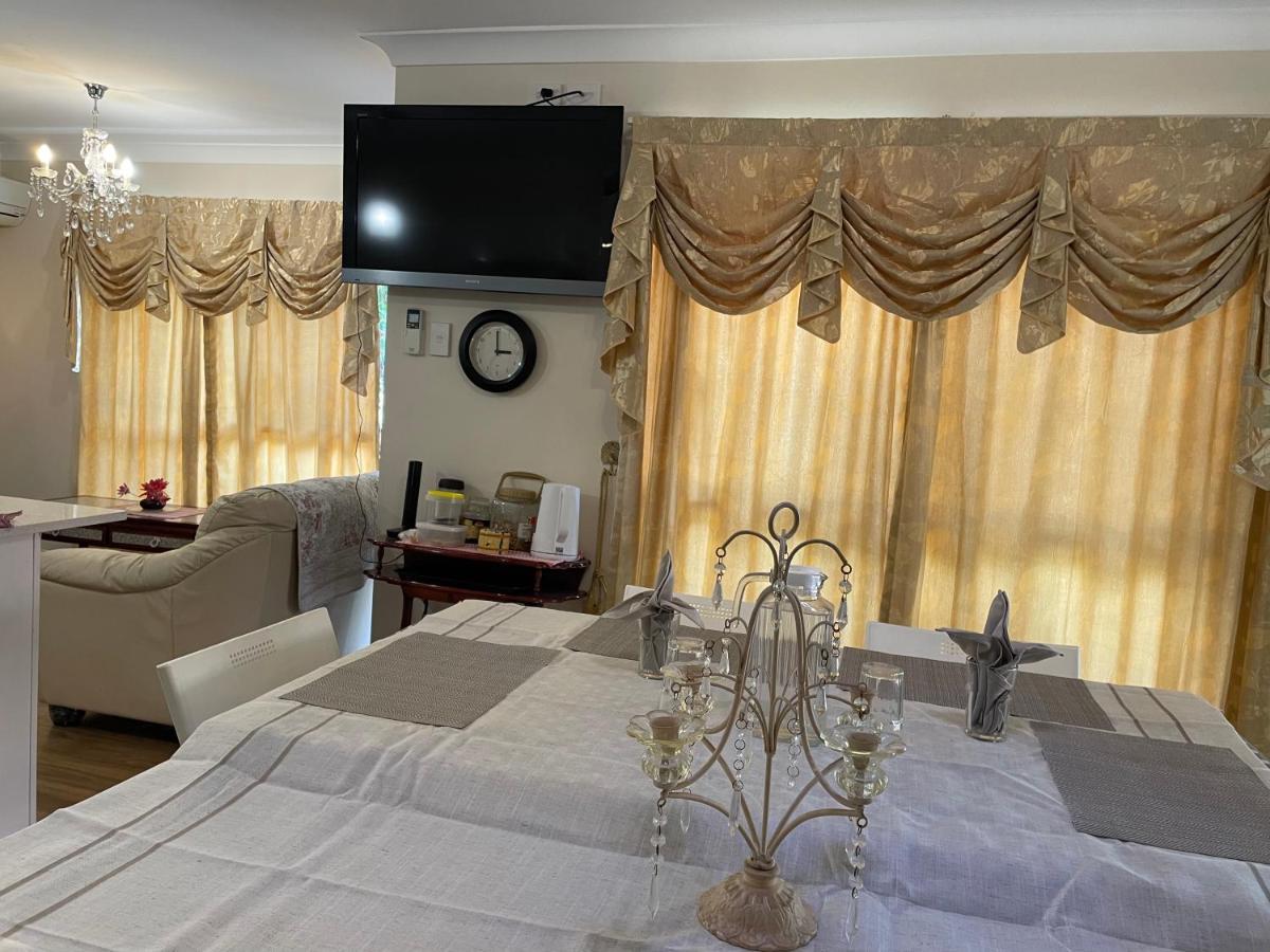 Theme Parks Amituofo Homestay Guest house Gold Coast