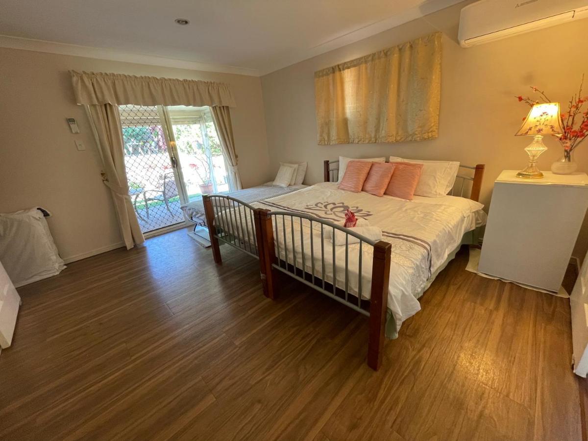Theme Parks Amituofo Homestay Guest house Gold Coast