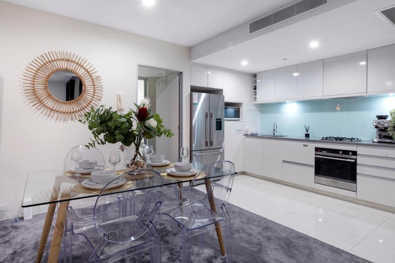 Circle On Cavill Surfers Paradise- 2 Bedroom Sky