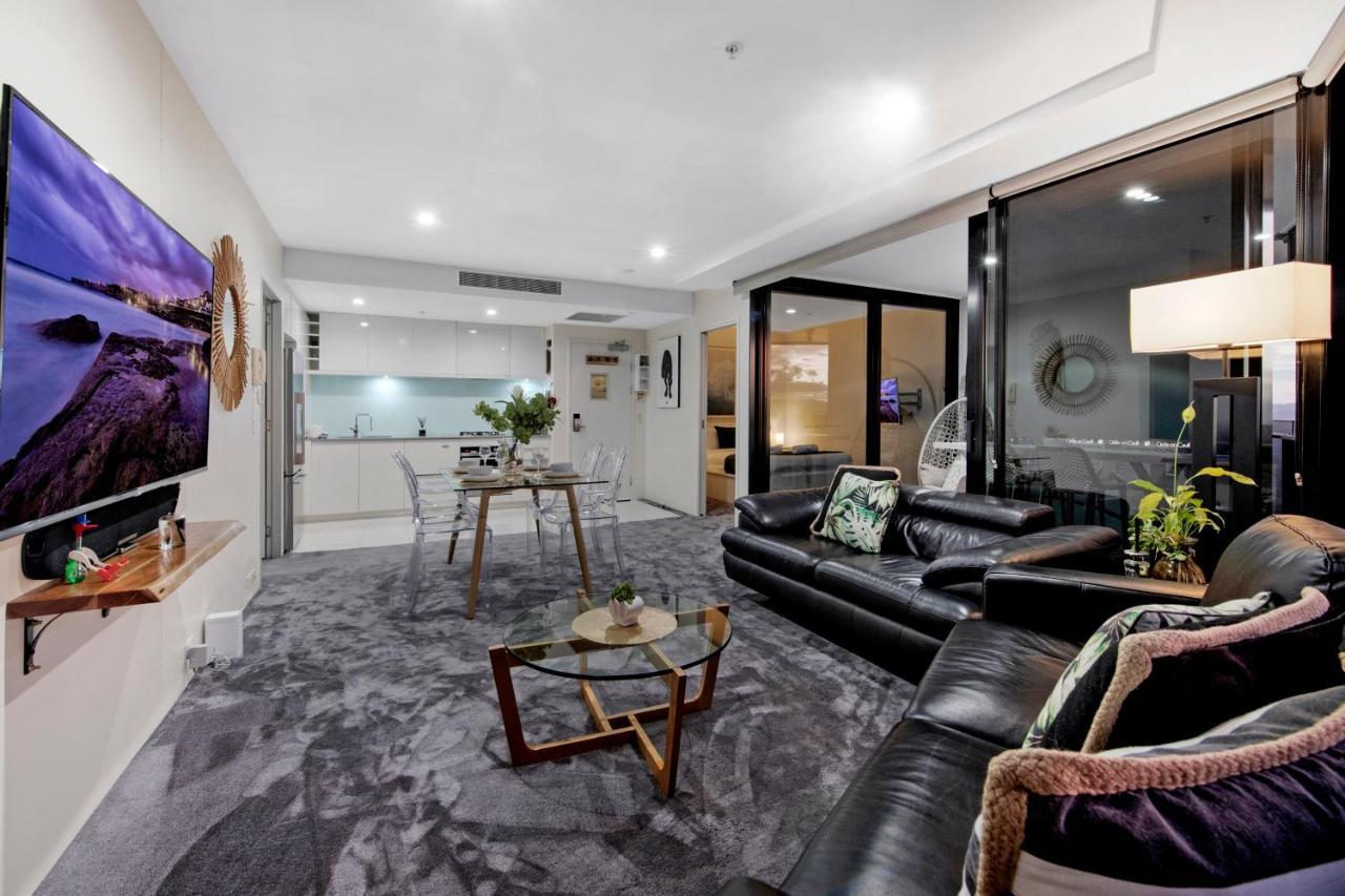 Circle On Cavill Surfers Paradise- 2 Bedroom Sky
