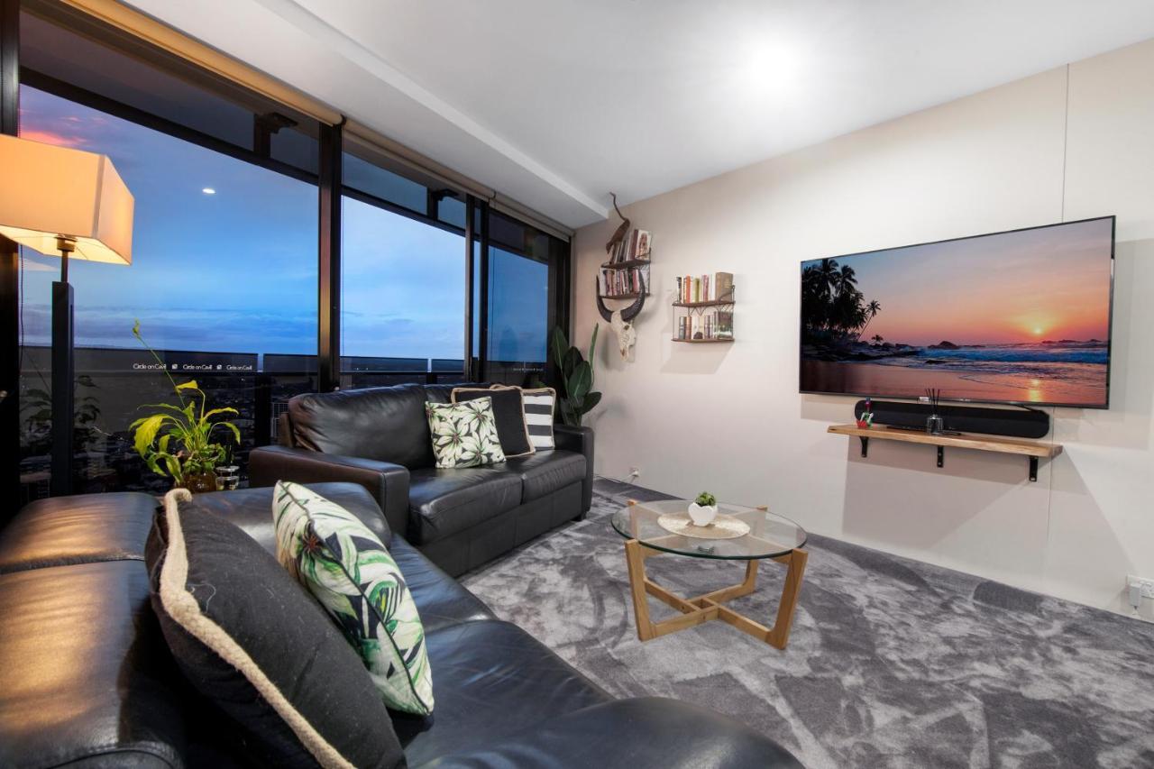 Apartment Circle On Cavill Surfers Paradise- 2 Bedroom Sky *