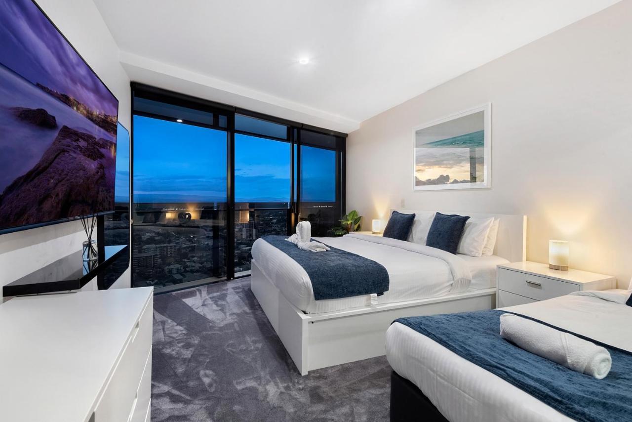 Apartment Circle On Cavill Surfers Paradise- 2 Bedroom Sky