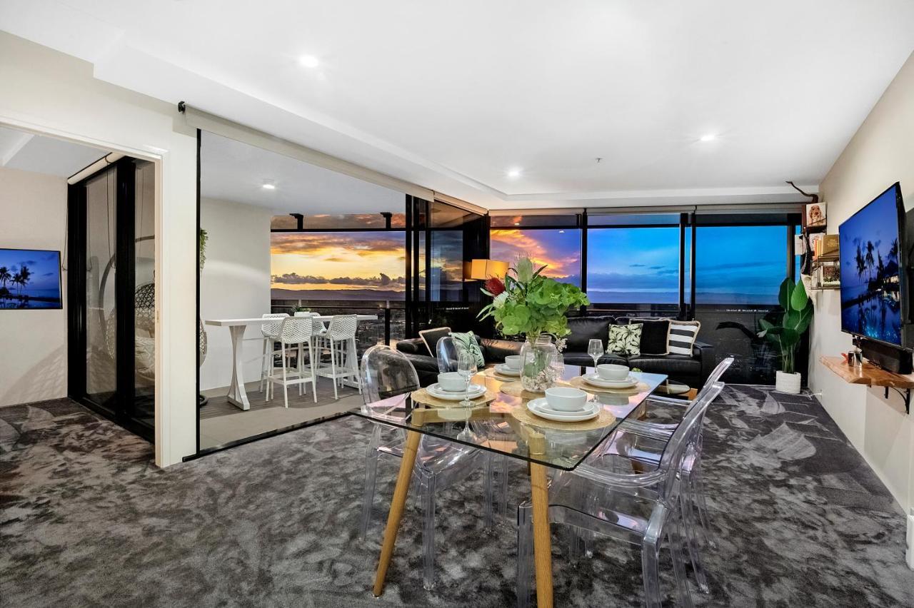 Circle On Cavill Surfers Paradise- 2 Bedroom Sky *