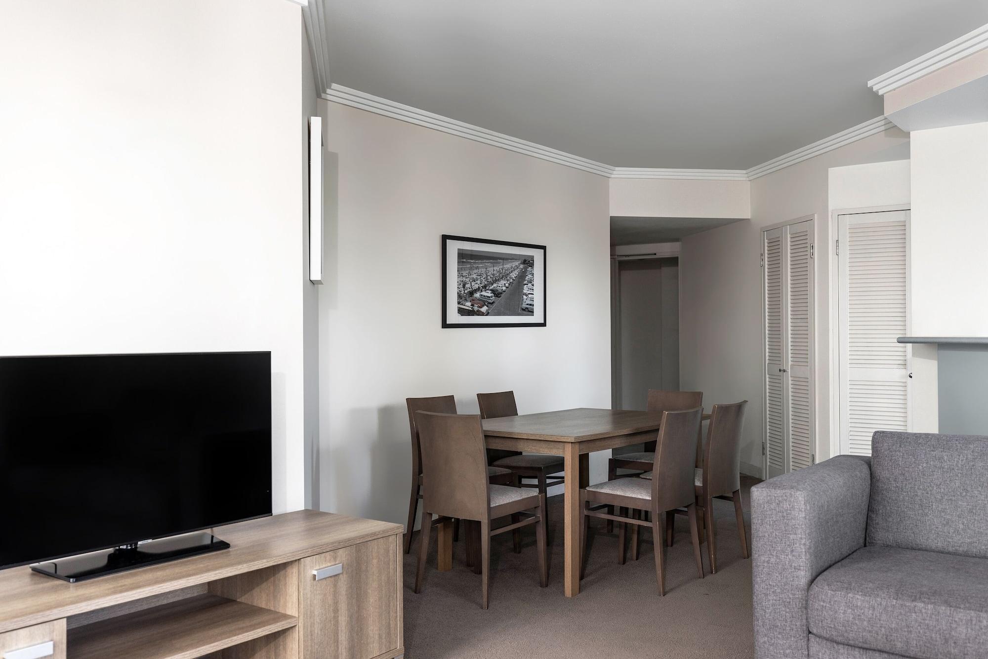 Mantra Crown Towers 4*