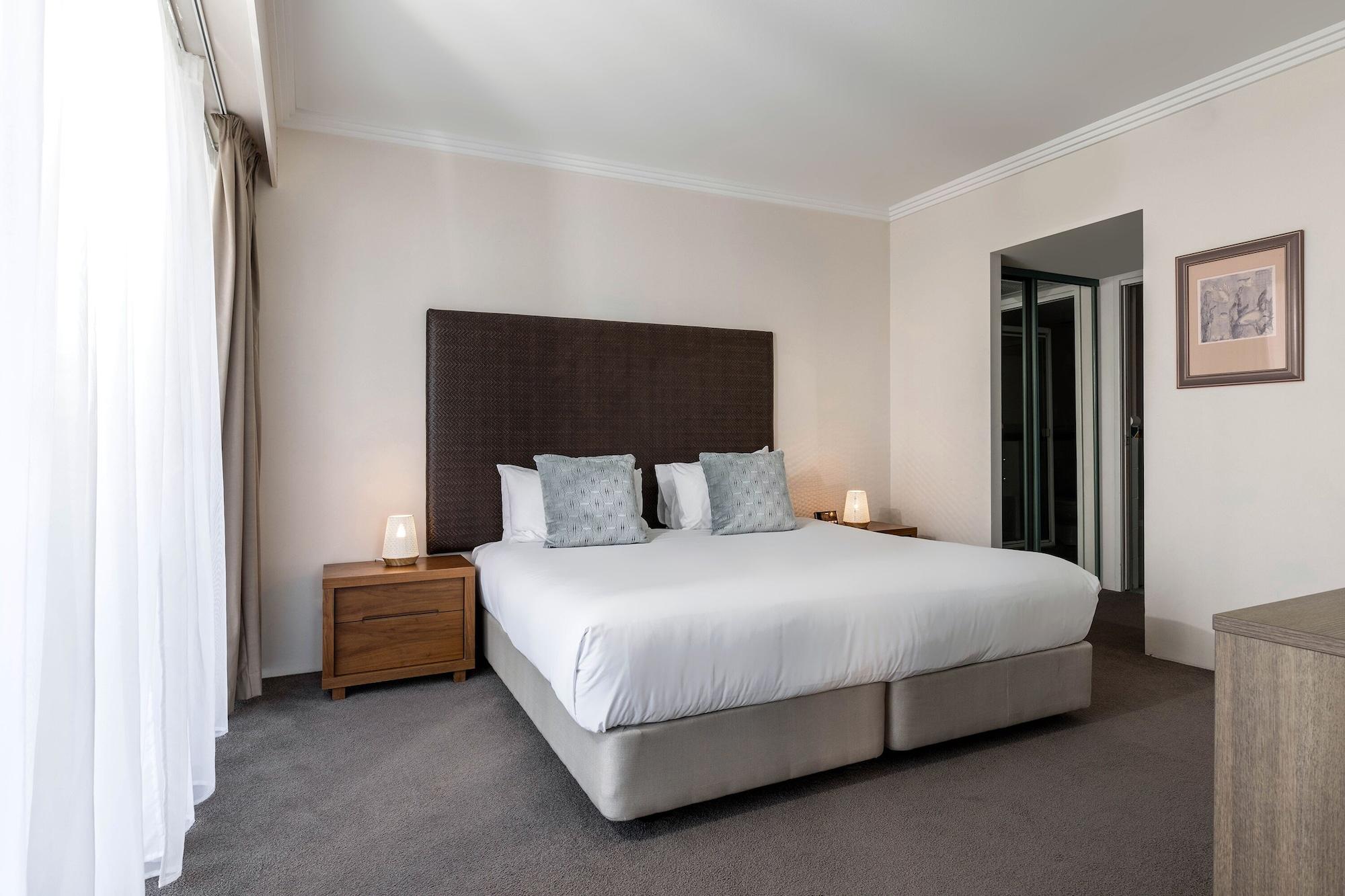 Aparthotel Mantra Crown Towers 4*