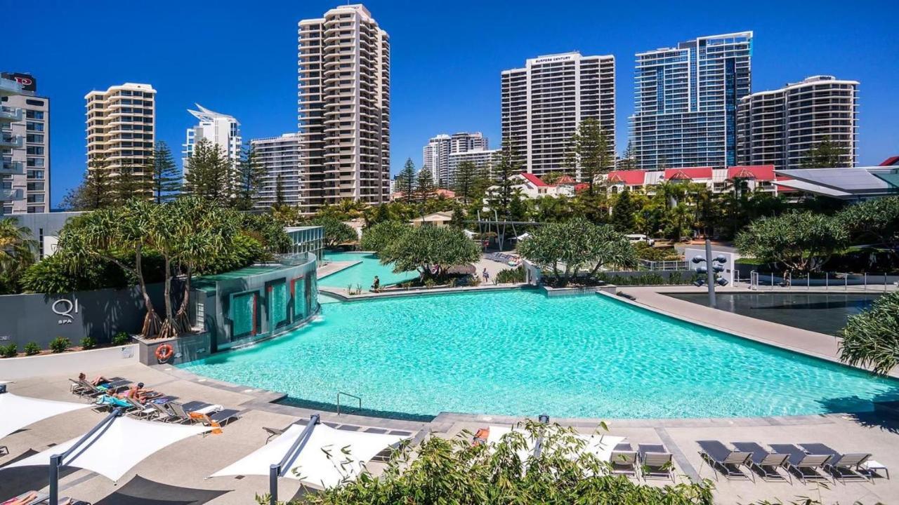 Stunning 2 Bedroom Ocean Views - Coasthm Apartment Gold Coast