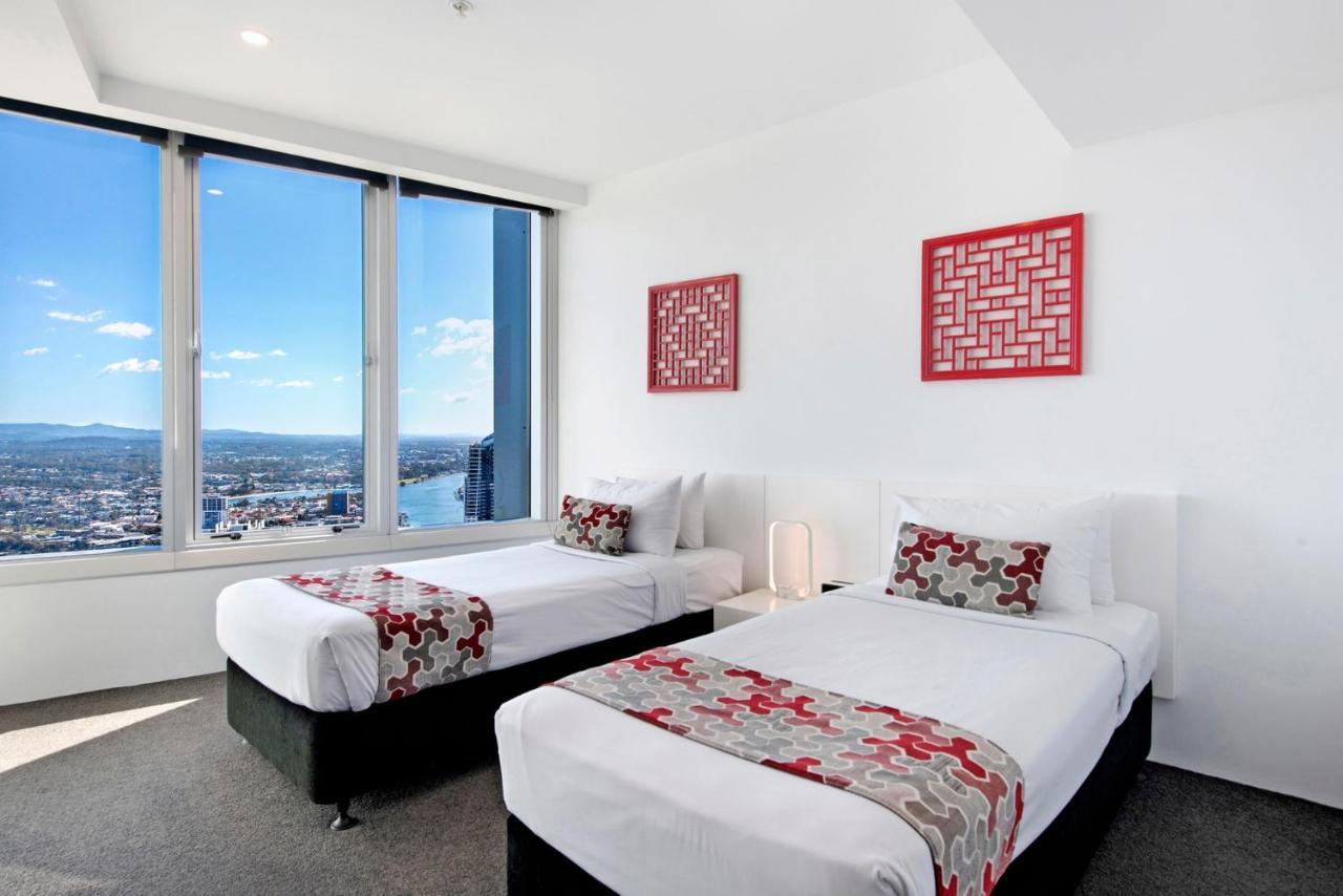 Stunning 2 Bedroom Ocean Views - Coasthm Gold Coast