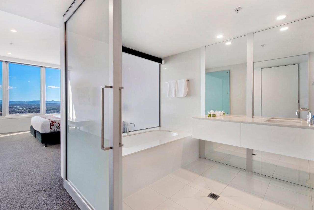 Stunning 2 Bedroom Ocean Views - Coasthm