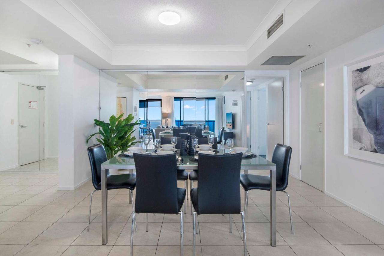 High Floor - Chevron Renaissance - Self Contained & Privately Managed - Wow Apartment