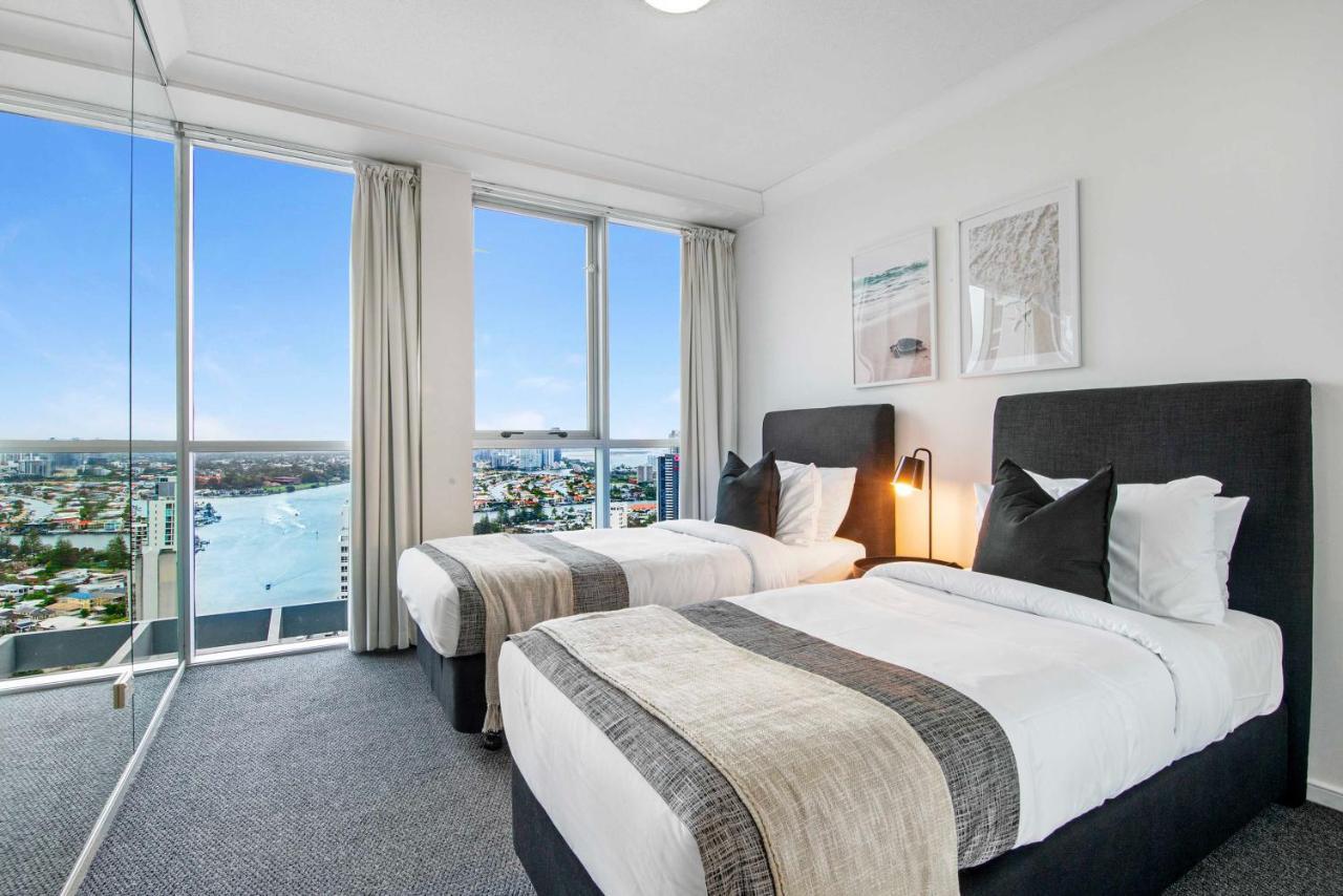 High Floor - Chevron Renaissance - Self Contained & Privately Managed - Wow Gold Coast