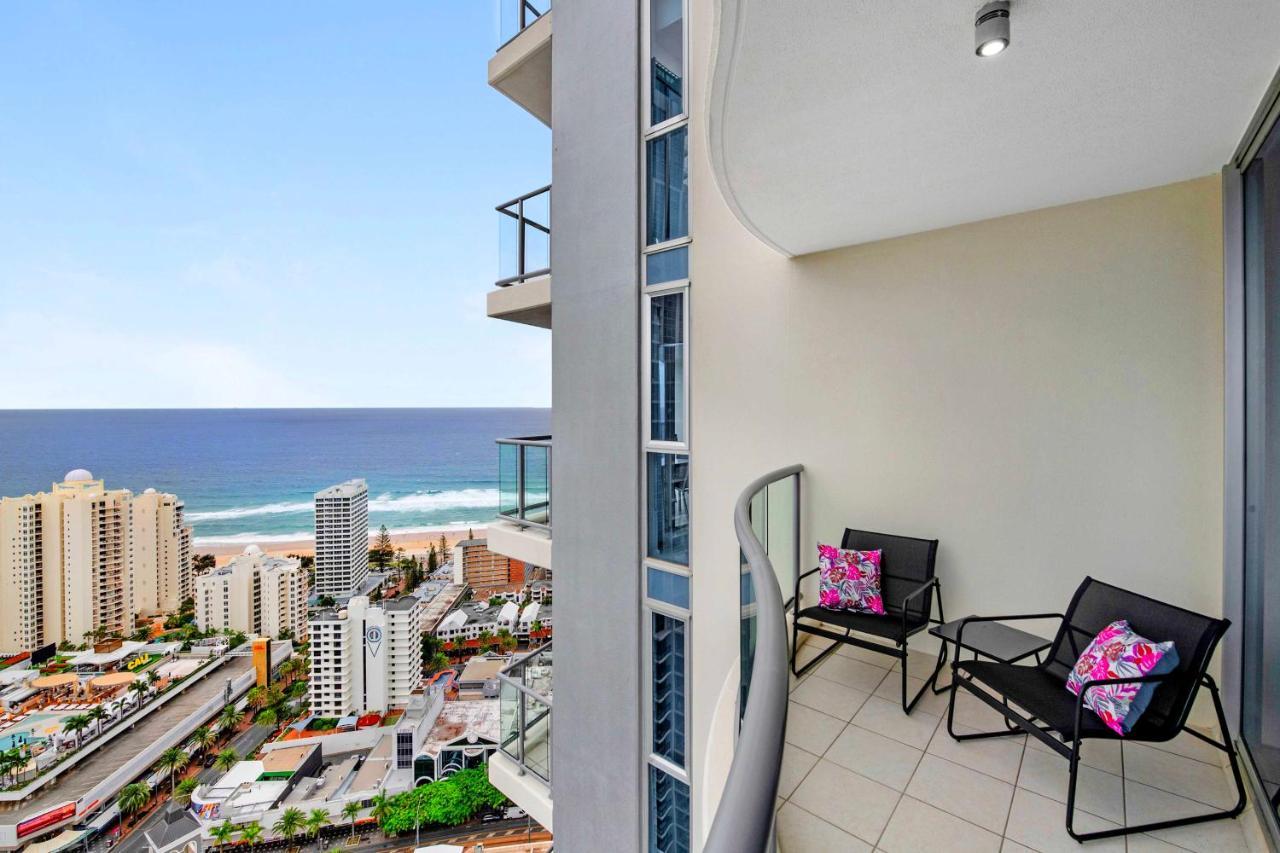 High Floor - Chevron Renaissance - Self Contained & Privately Managed - Wow Apartment