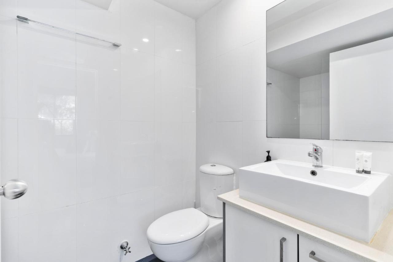 Surfers Paradise Fun Beachside Retreat *