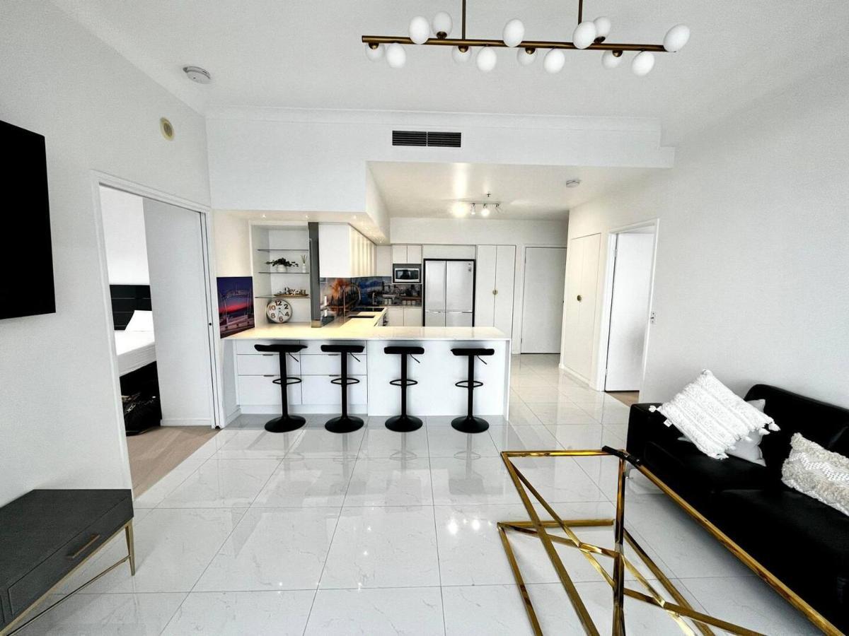 Apartment Deleted Luxurious In Surfers Gold Coast