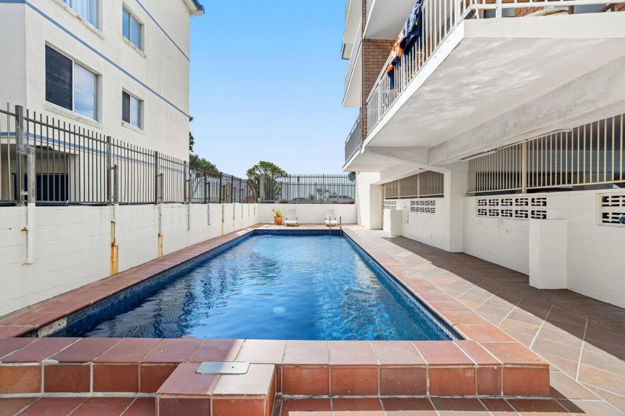Beachside View Monaco - Surfers Splendour With Pool Apartamento