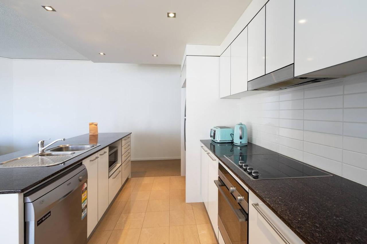 Luxe High-rise With Al Fresco Dining & Ocean Views * Gold Coast