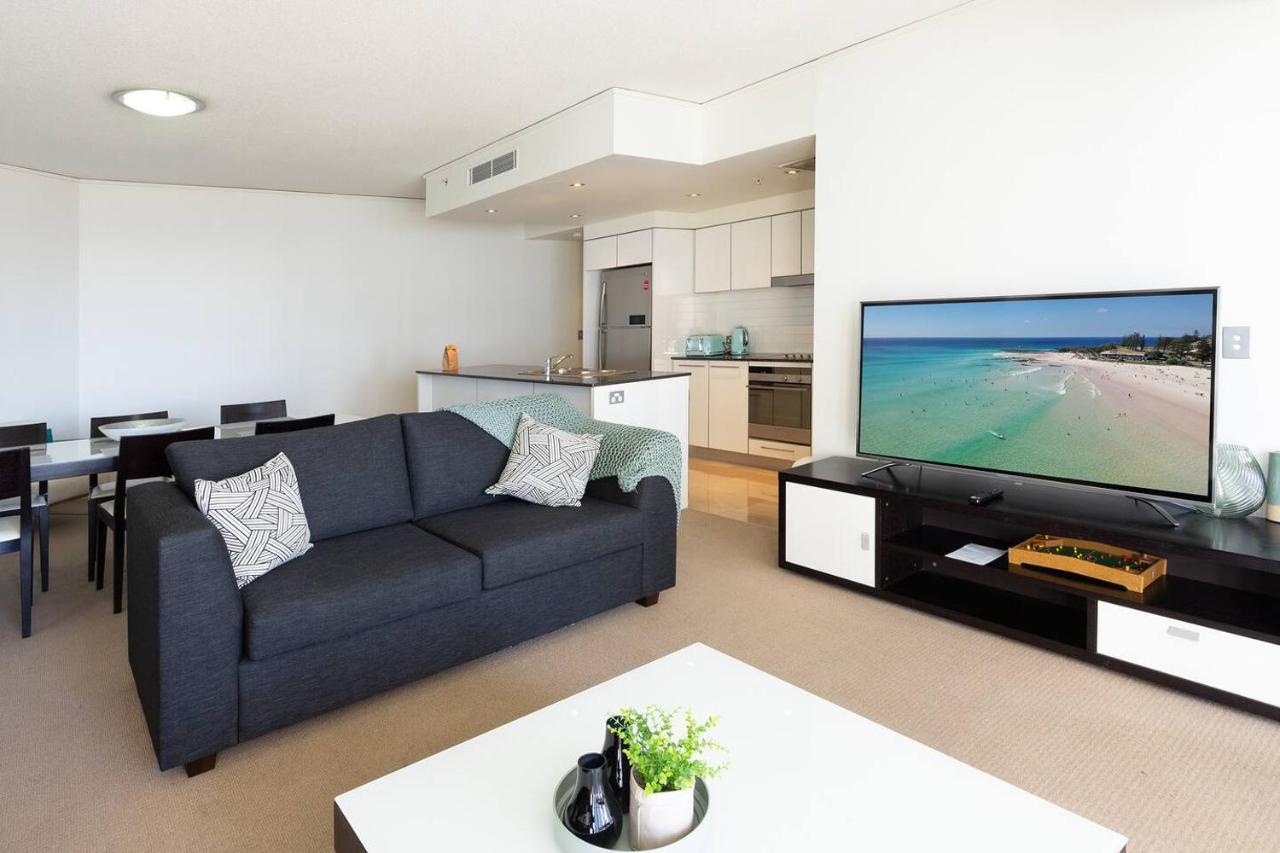 Luxe High-rise With Al Fresco Dining & Ocean Views Apartment *