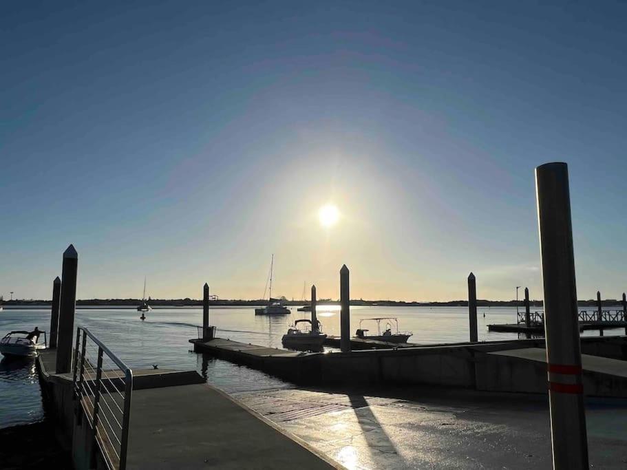 Apartment Broadwater Parklands Paradise-one & Two Bedroom *