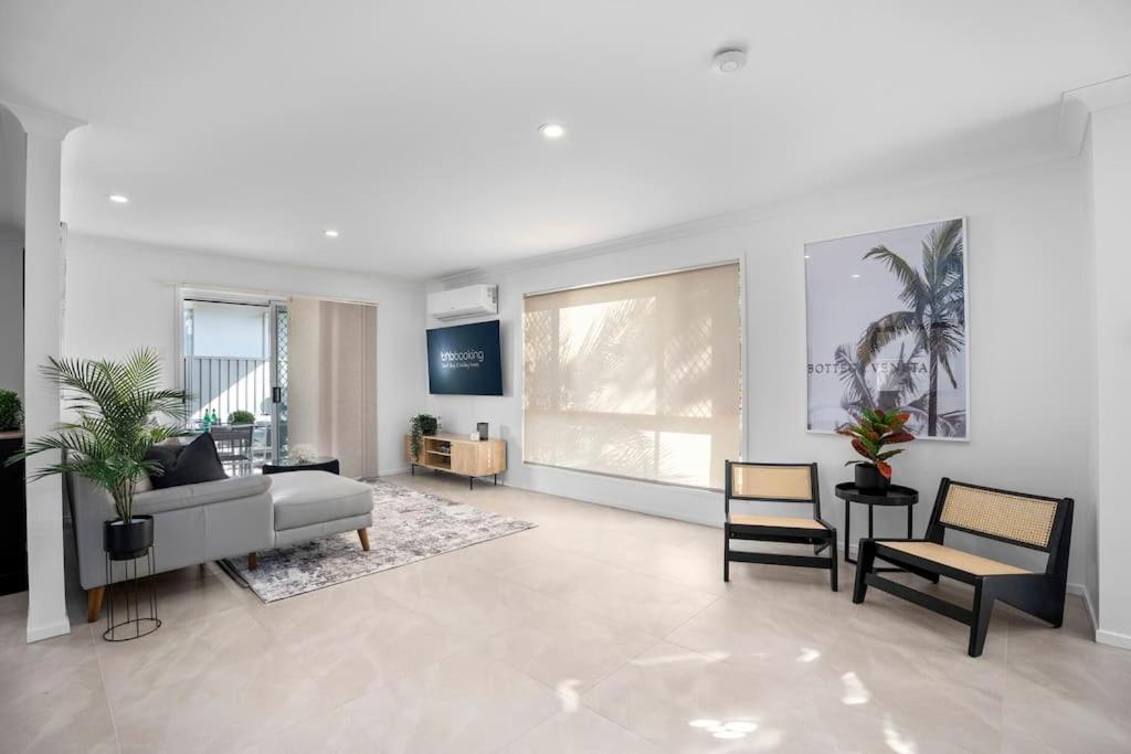 Coastal 3bd Surfersp Holiday home *