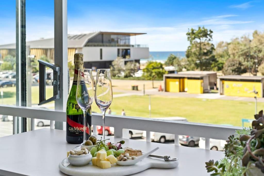 Beachfront Bliss 2 Bd Broadbeach Apartment Gold Coast