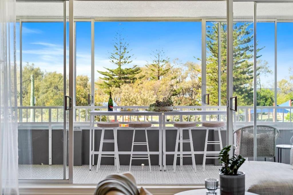 Beachfront Bliss 2 Bd Broadbeach Gold Coast