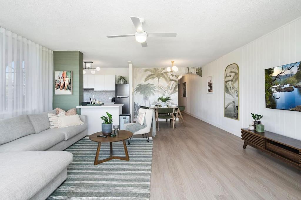 Beachfront Bliss 2 Bd Broadbeach Apartment *