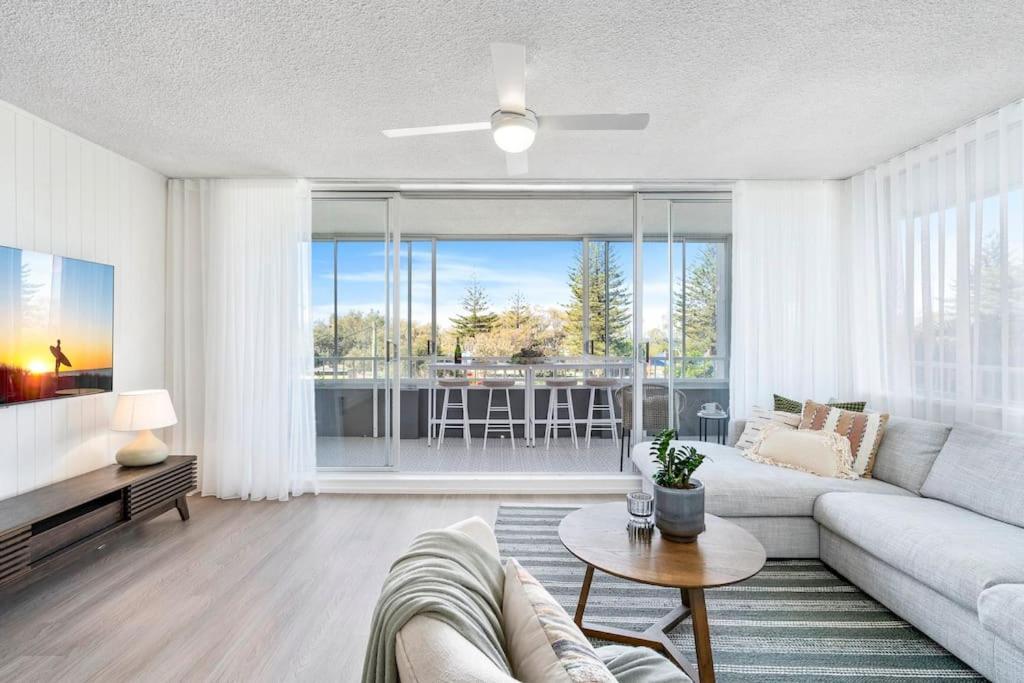 Beachfront Bliss 2 Bd Broadbeach *