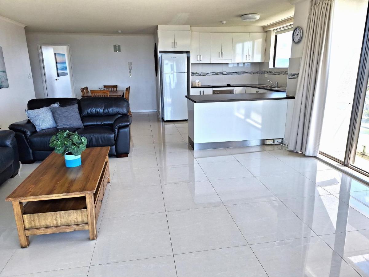Apartment Supa Sized 3 Bedroom 2 Bath