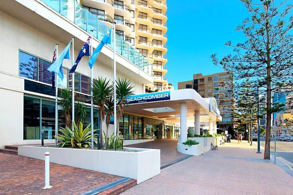 Surfers Paradise Beachcomber Apartment
