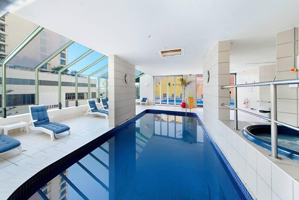 Apartment Surfers Paradise Beachcomber *