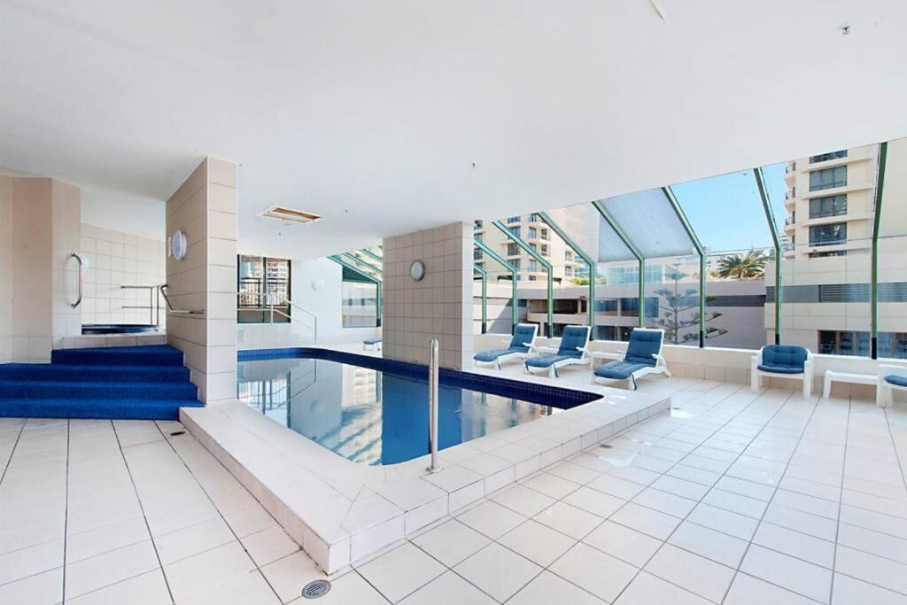Apartment Surfers Paradise Beachcomber *
