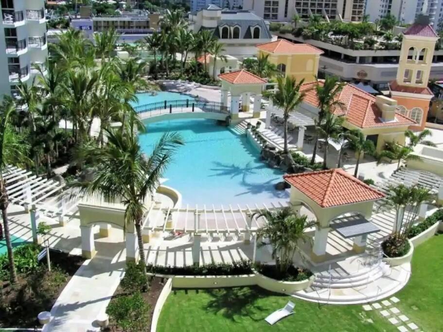 Apartment Chevron Renaissance 2br W/ Lovely Views *