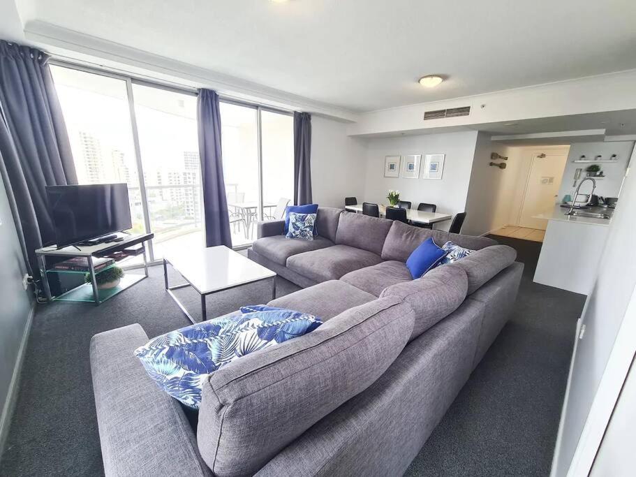 Chevron Renaissance 2br W/ Lovely Views Apartment Gold Coast