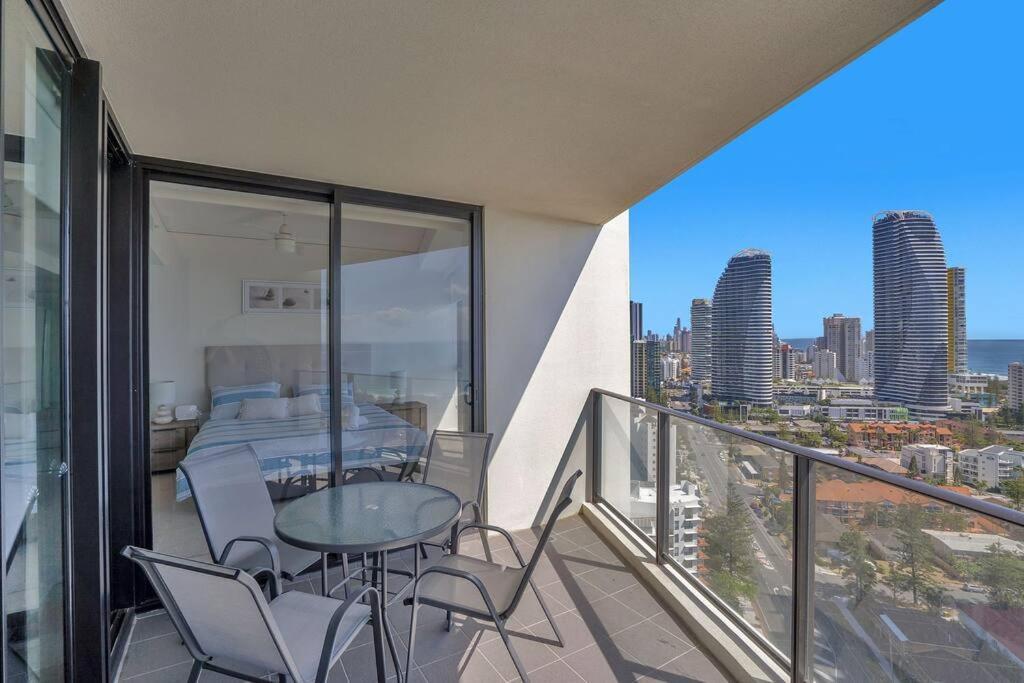 Stunning 2br2b Spectacular Ocean Views * Gold Coast