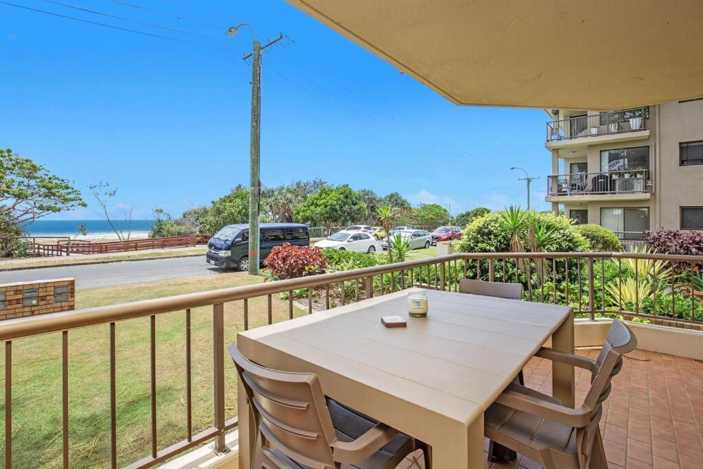 Absolute Beachfront Apartment! *