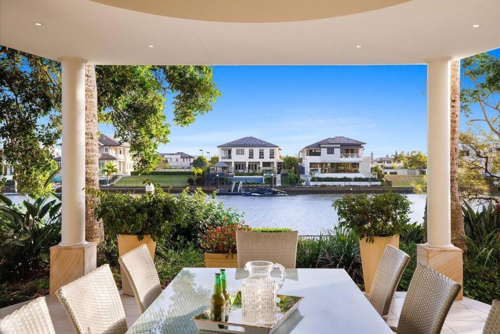 Extravagant Waterfront Home! Gold Coast