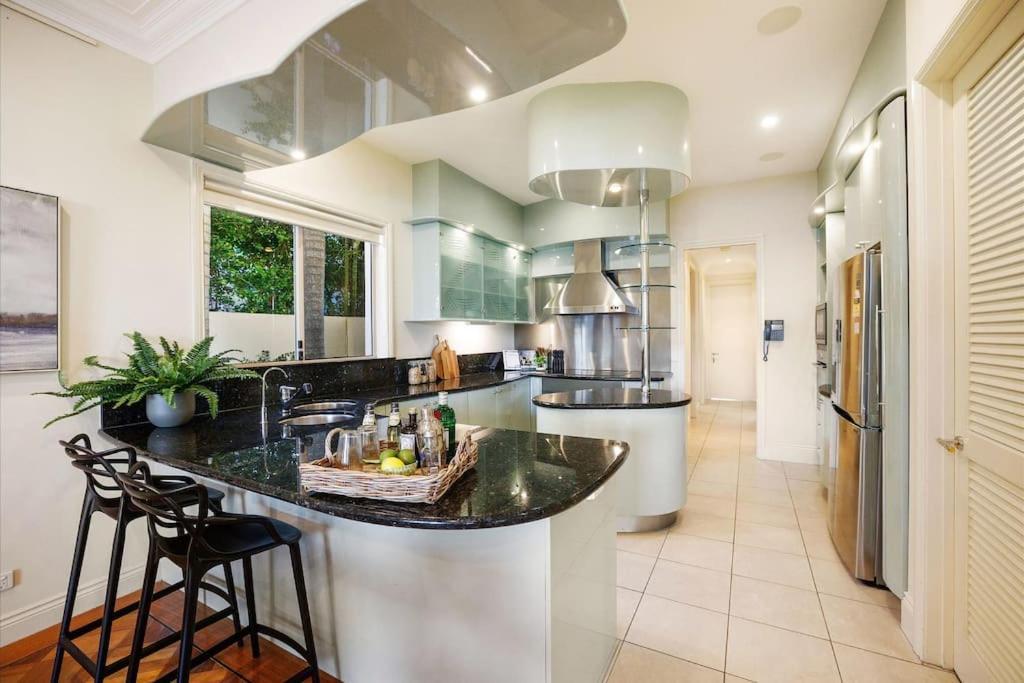 Extravagant Waterfront Home! Holiday home