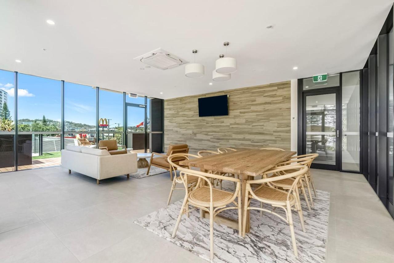 'azure Alcove' A Stylish Haven In Burleigh's Embrace Apartment *