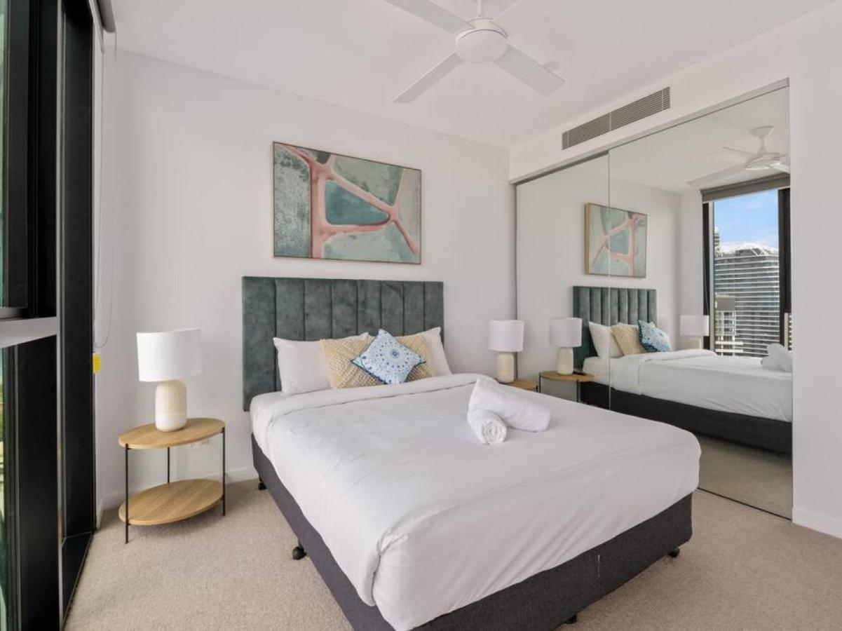 River And Ocean View Luxury 2bd Amazing Location Apartment Gold Coast