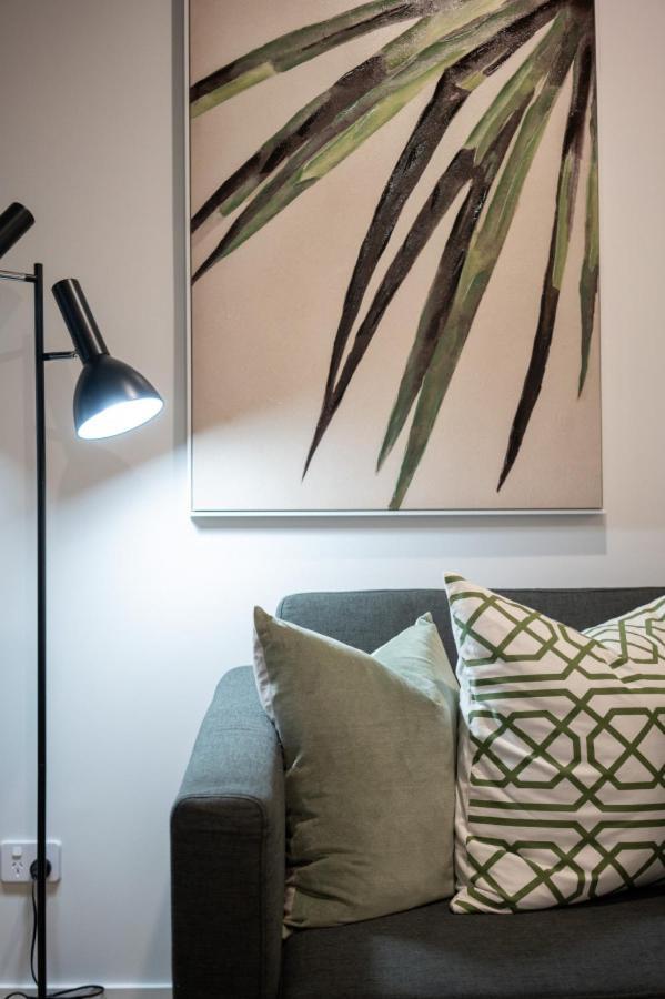 The Riverview - Brand New Modern 2br With King Bed, Parking & Pool Apartamento *