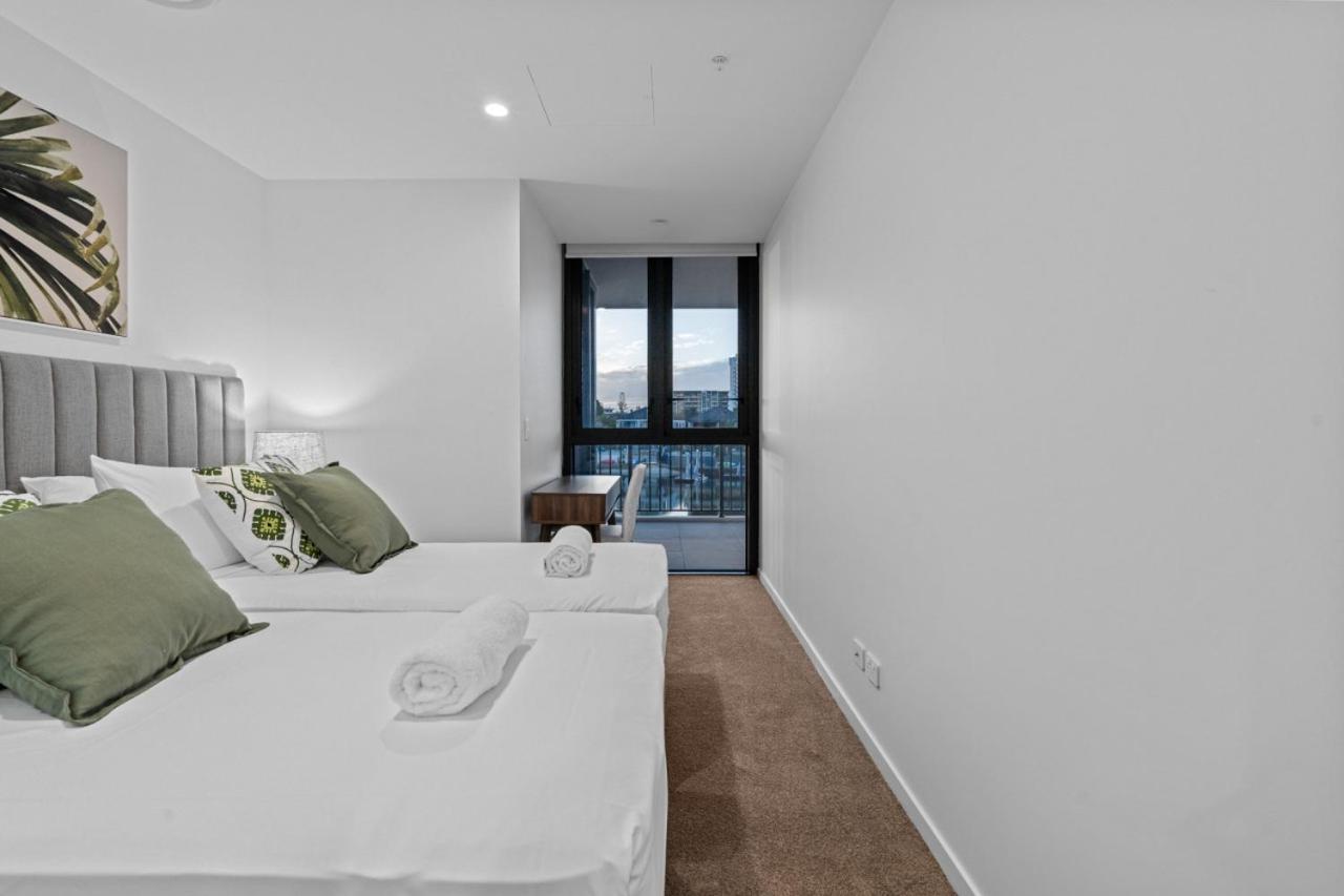 Apartamento The Riverview - Brand New Modern 2br With King Bed, Parking & Pool *