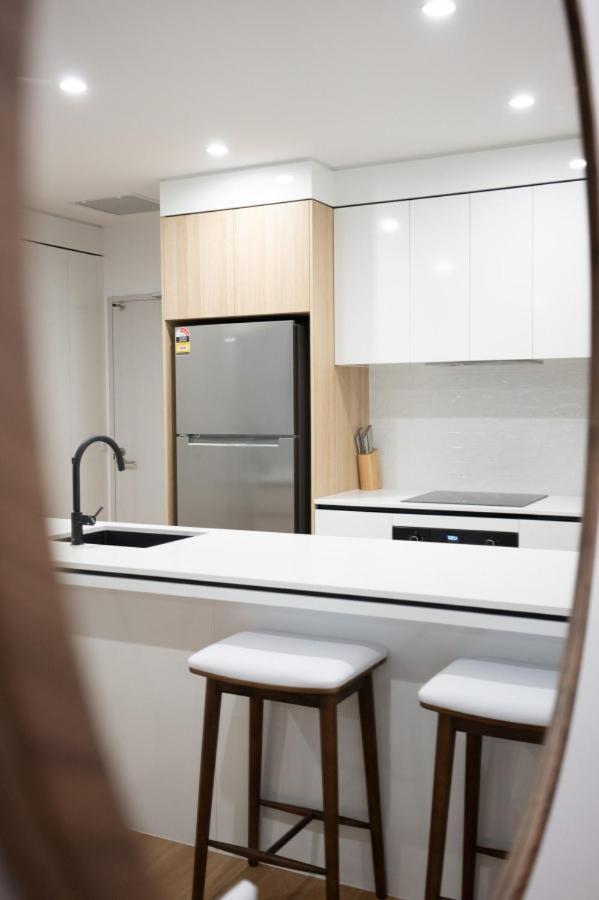 Apartamento The Riverview - Brand New Modern 2br With King Bed, Parking & Pool *