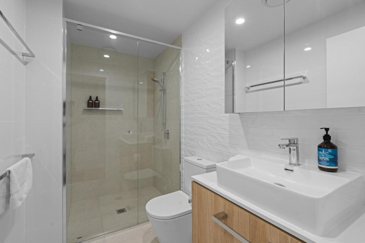Apartamento The Riverview - Brand New Modern 2br With King Bed, Parking & Pool