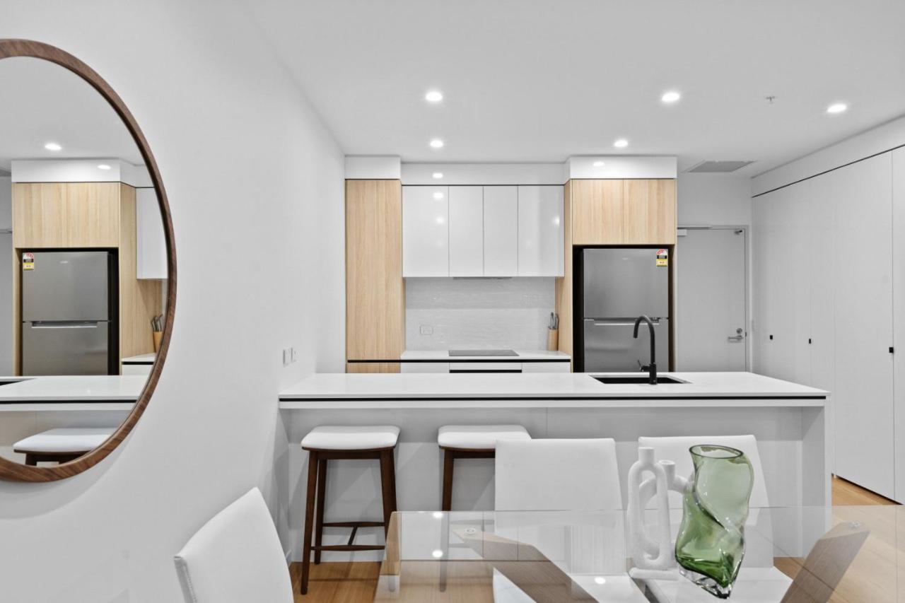 Apartamento The Riverview - Brand New Modern 2br With King Bed, Parking & Pool *