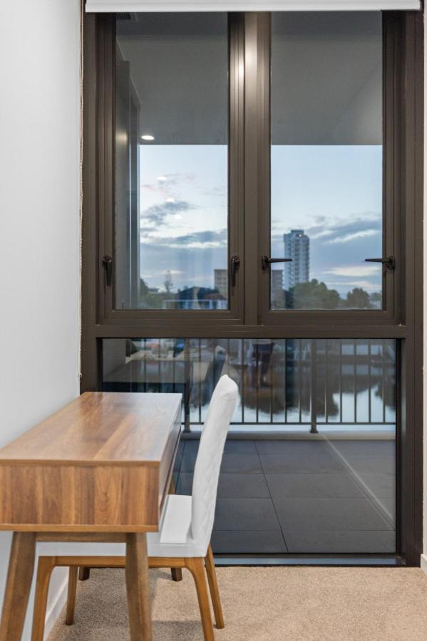 Apartamento The Riverview - Brand New Modern 2br With King Bed, Parking & Pool