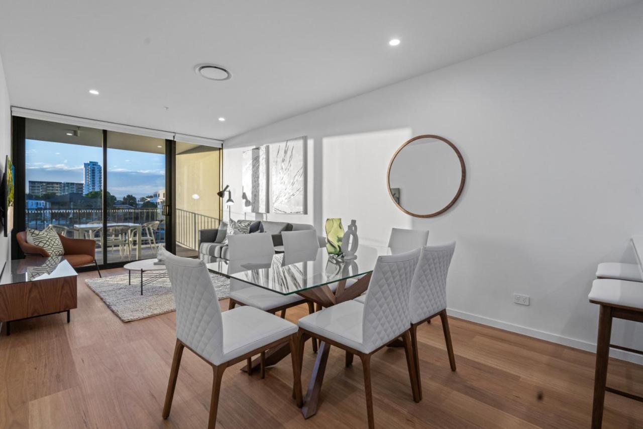 Apartamento The Riverview - Brand New Modern 2br With King Bed, Parking & Pool *