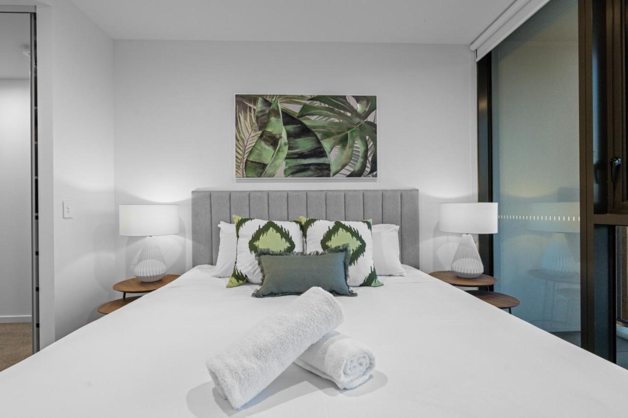 The Riverview - Brand New Modern 2br With King Bed, Parking & Pool Apartamento