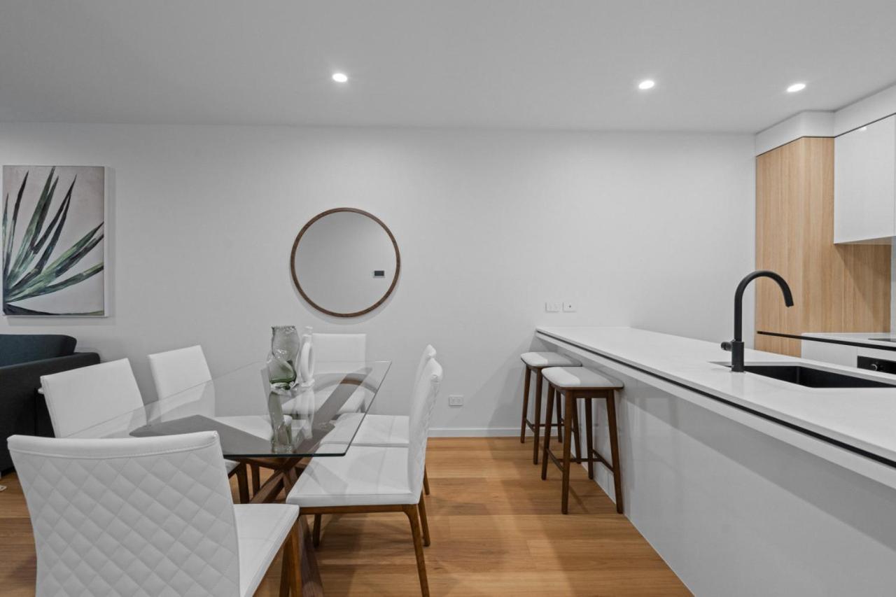The Riverview - Brand New Modern 2br With King Bed, Parking & Pool Apartamento *