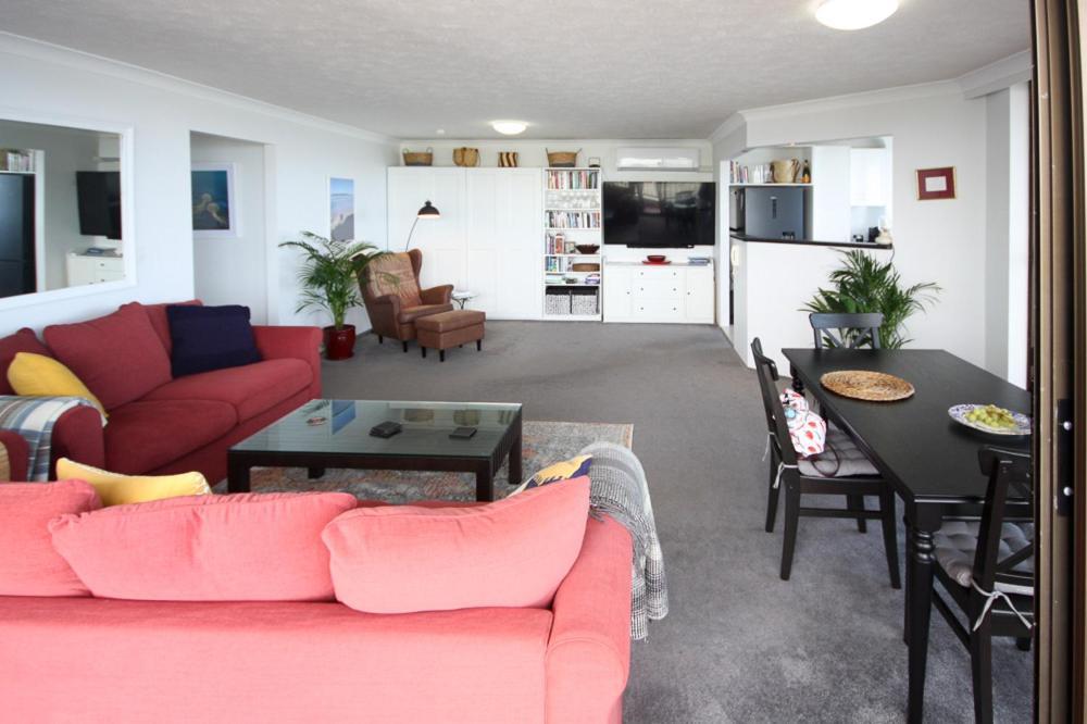 Broadwater Shores Waterfront Aparthotel Gold Coast