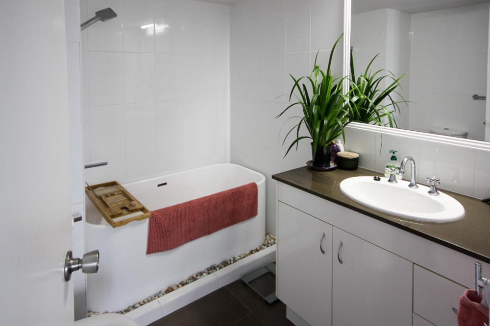 Broadwater Shores Waterfront Aparthotel Gold Coast